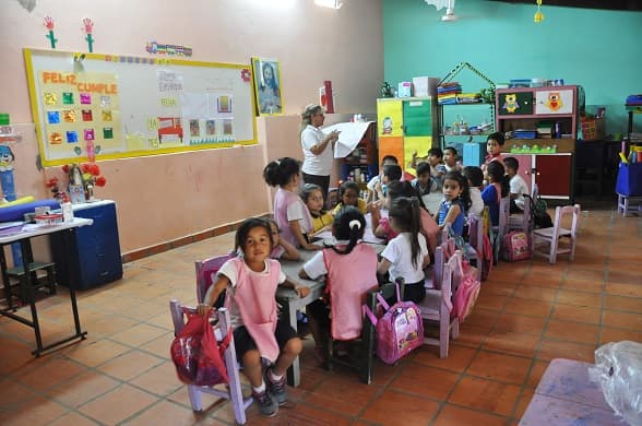 Escuelas que cobren inscripciones serán sancionadas