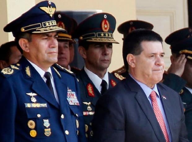 Cartes cambia a jefe de Fuerzas Militares
