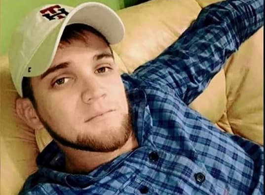 La raptó y la golpeó por horas