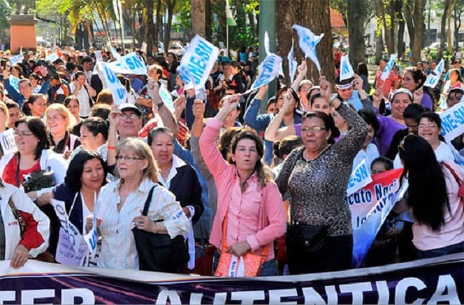 Confirman huelga docente