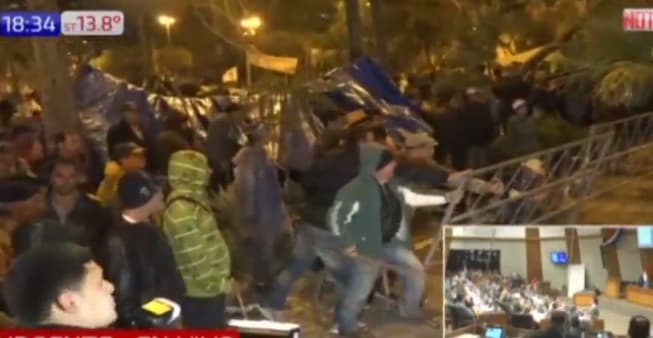 Incidentes frente al Congreso