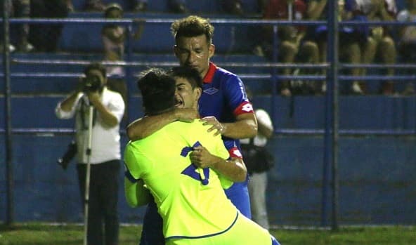 Independiente golea con dos tantos de arquero