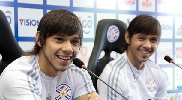 Travesura de los “Mellis”: Oscar rindió examen por Ángel