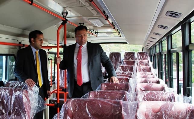 Presentan nuevos buses climatizados