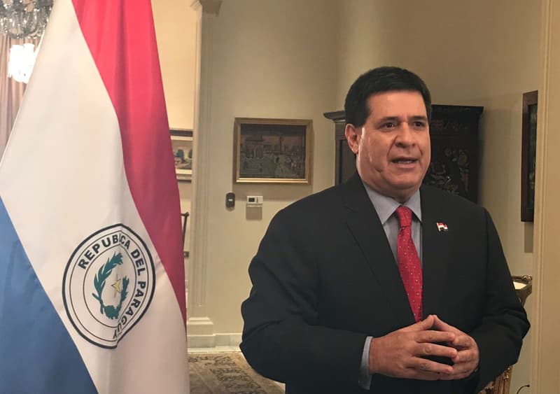 Aumento para docentes en detrimento de inversiones