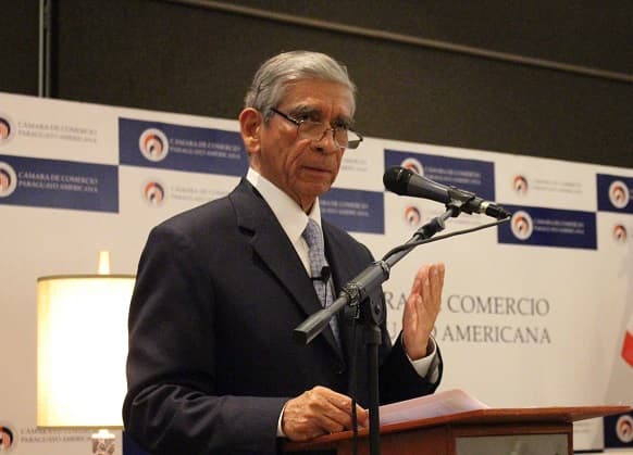 Militar colombiano disertó sobre seguridad y defensa nacional