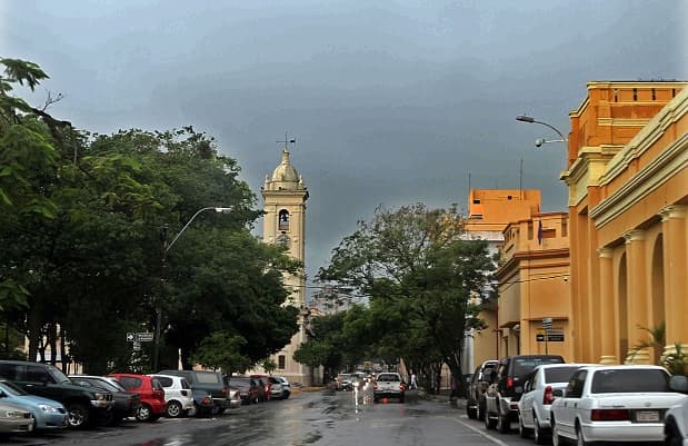 Pronostican jornada fría y con lluvias