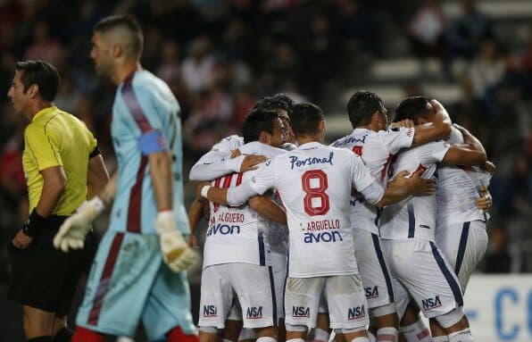 Nacional se ubica en cuartos