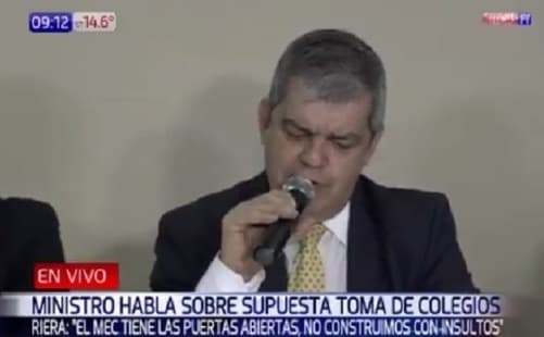 Riera denuncia toma masiva de colegios