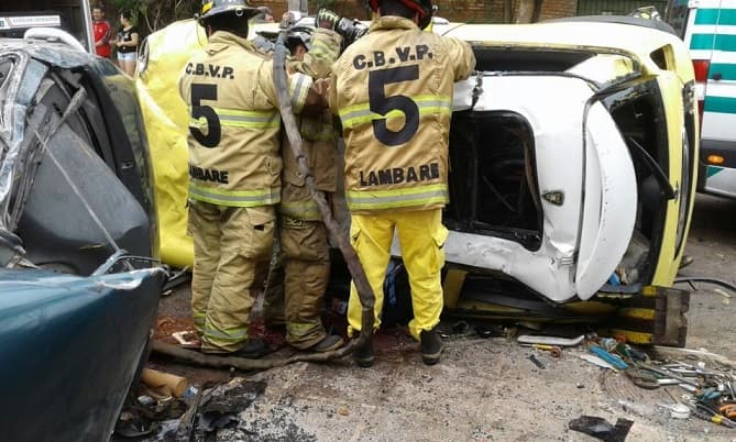 Dos jóvenes mueren en accidente