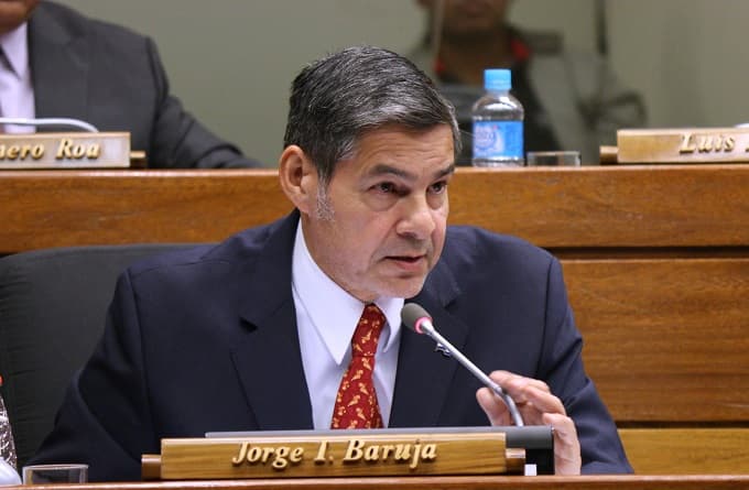 Baruja, el "yo-yo" de la política