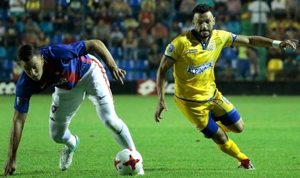 Capiatá vence y frena a Cerro Porteño