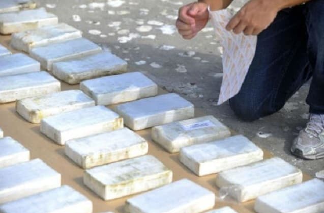 Incautan 146 kilos de cocaína