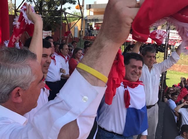 Cartes: “Aumento para maestros fue gracias a Santi”