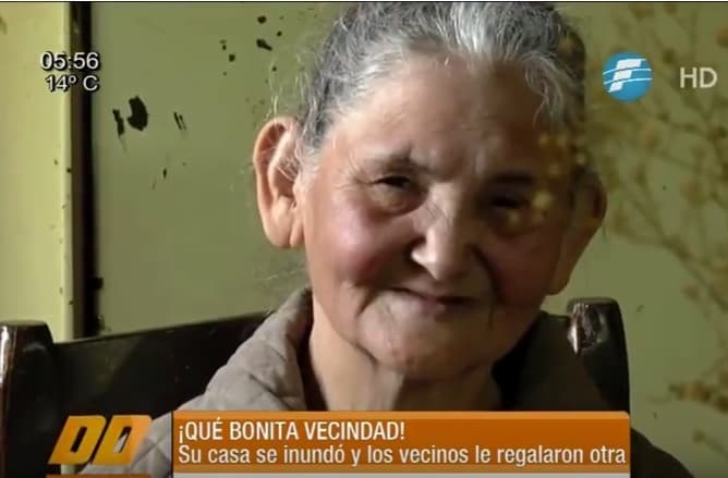 Regalan casa a ancianos que vivían en precarias condiciones
