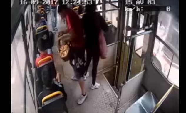 Vendedor de chipa es aprehendido por robo de celular