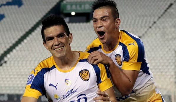 Luqueño vence y comprime la tabla