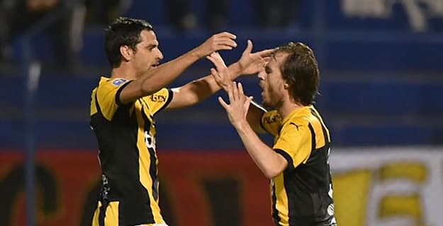 Guaraní gana en un partido con tres penales pitados