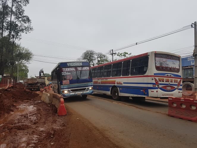 Caos se canaliza por solo dos carriles