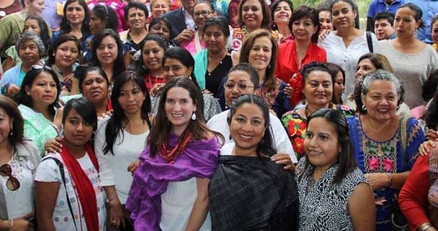 "Es indispensable la representación femenina en política"