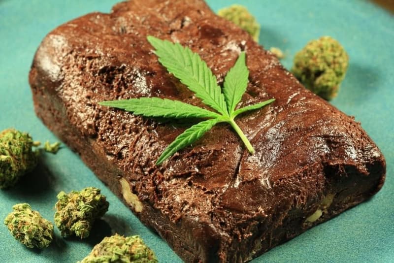Torta con marihuana intoxica a estudiantes