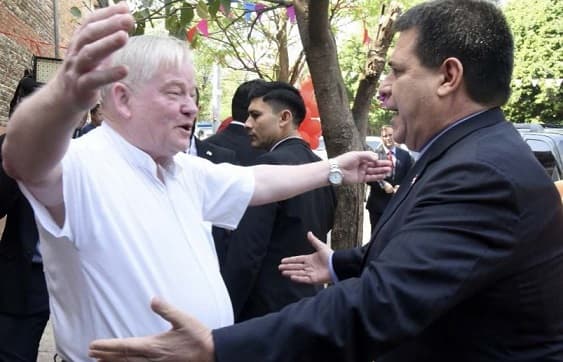 “No te conviertas Aldo Trento en un Stroessner más”