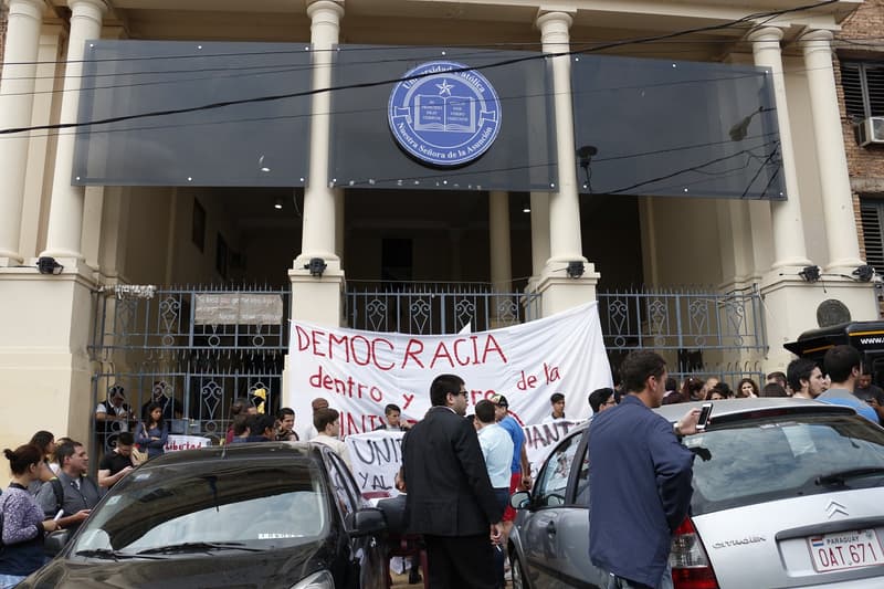 Sigue toma de la UCA