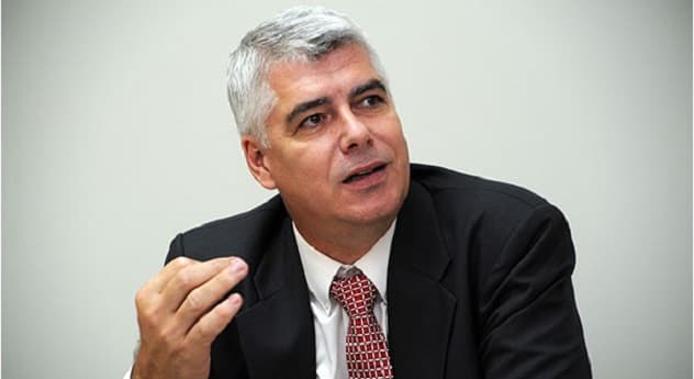 Wiens presenta renuncia a su cargo en Parlasur