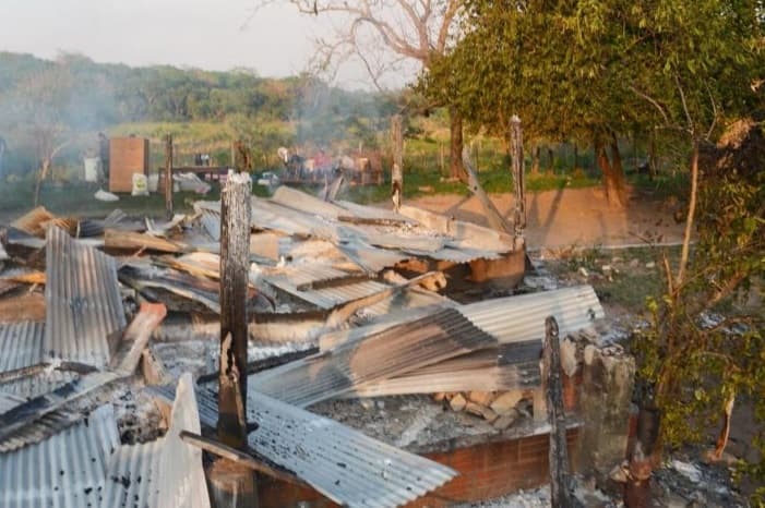 Queman retiro en Arroyito