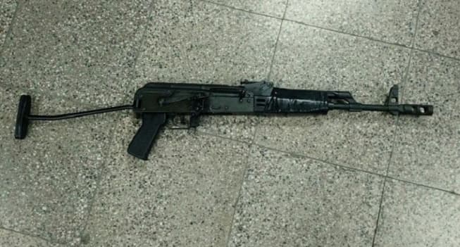 Encuentran fusil utilizado en atentado