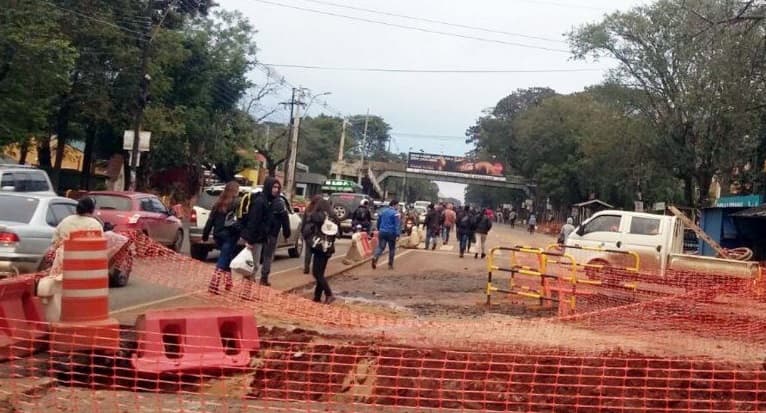 Además del caos, denuncian robo en zona de obras del metrobús