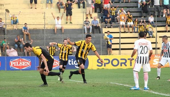 Guaraní vence y está en la punta