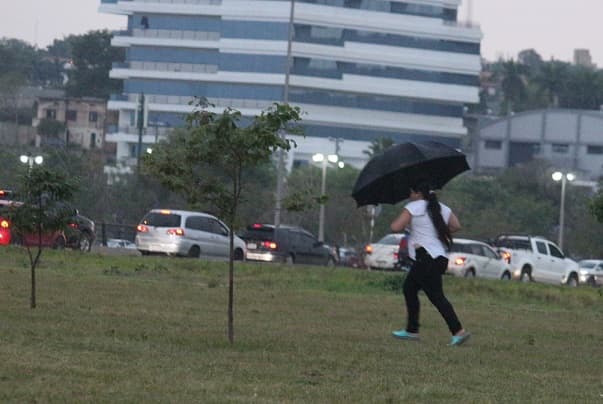 Anuncian martes lluvioso
