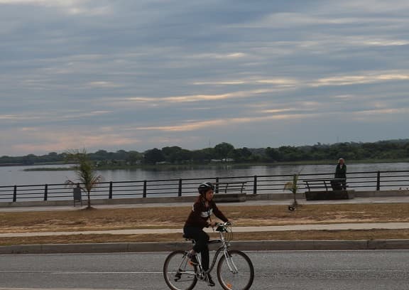 Pronostican lunes fresco a cálido