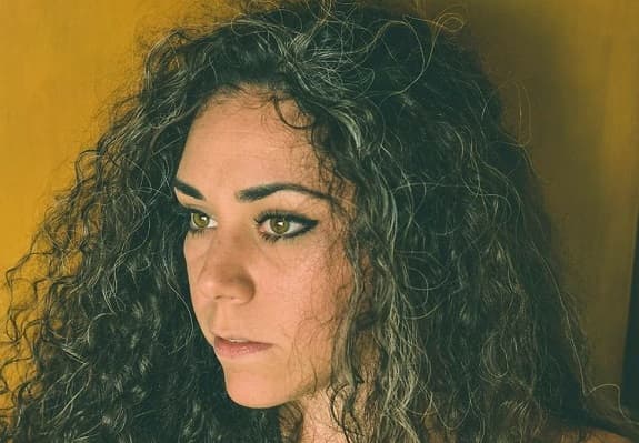 Hija de gobernador, con sueldo de G. 40 millones en Itaipú