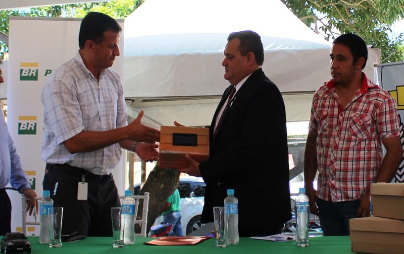 Ladrillo Solar gana festival del Tatakua 2017