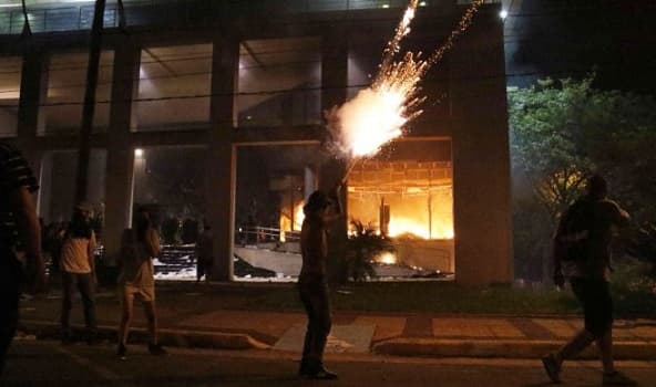 Quien “cobró” por quemar el Congreso no será juzgado