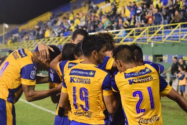 Luqueño vence y es nuevo puntero