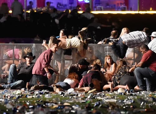 Cifra de muertos tras tiroteo va en aumento