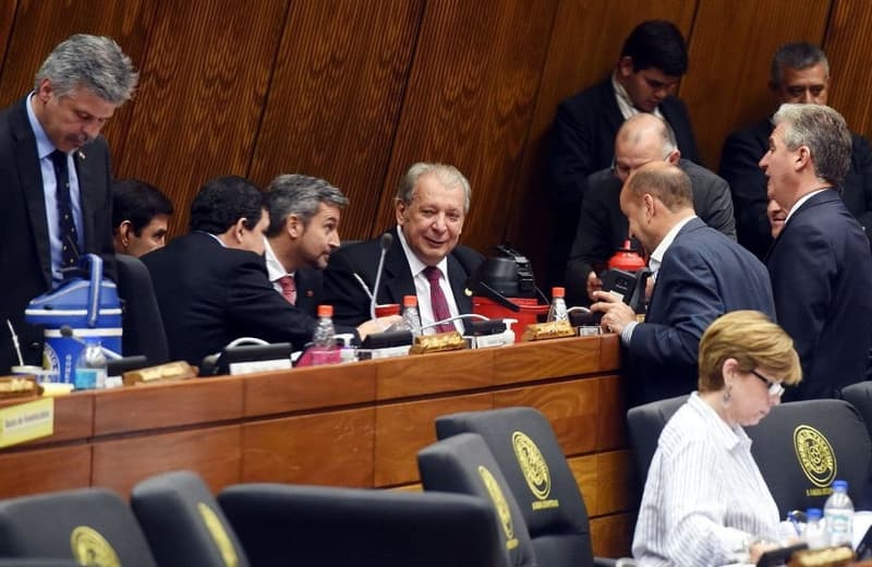 Senado aprueba presupuesto con déficit en financiación