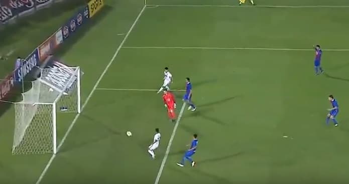 Futbolista que erró increíblemente: "Me sorprendió la jugada"