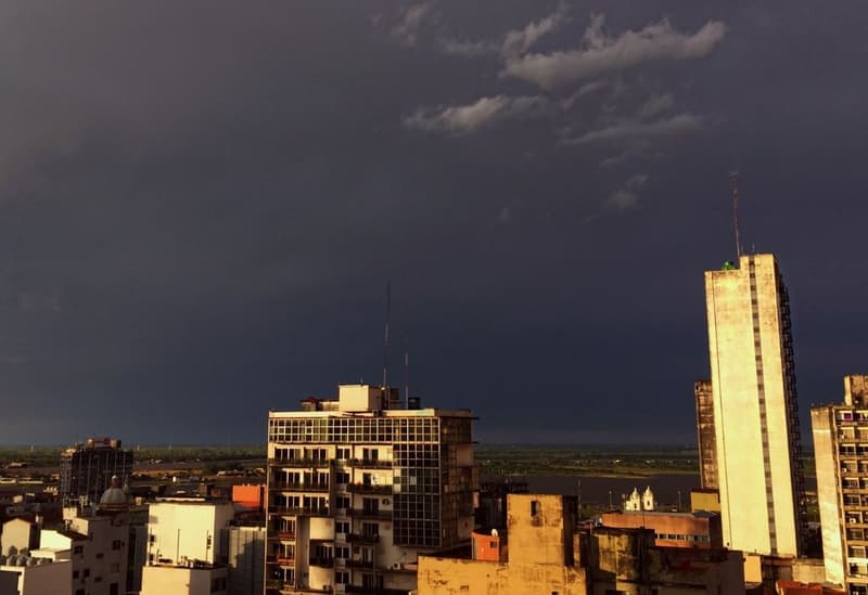 Meteorología emite alerta por lluvias