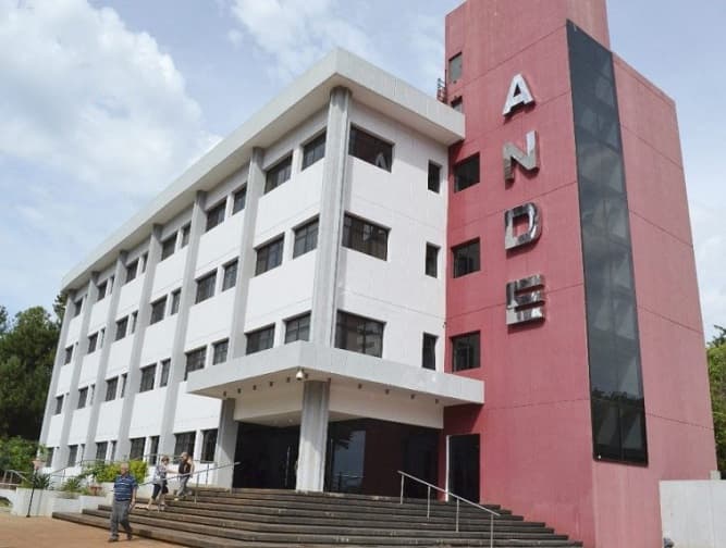 ANDE demanda a municipalidad por millonaria deuda