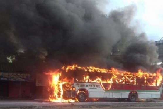 Ómnibus se incendia en Capiatá