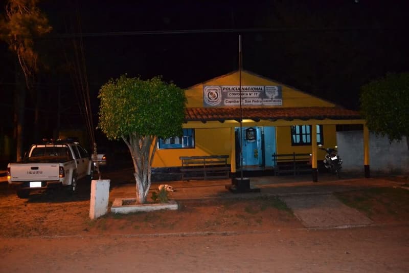 Durante 7 años abusó de su hijastra y ahora está detenido