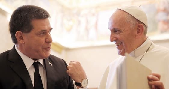 Cartes le cambió el nombre al Papa