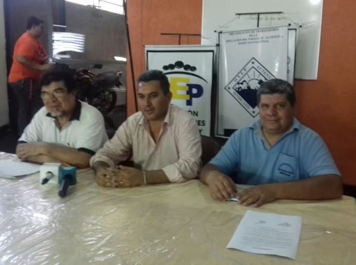 Docentes anuncian paro total