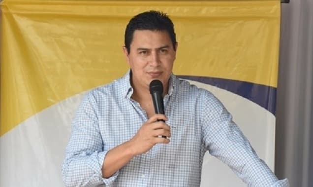 Echeverría asegura que despojos en los municipios son normales
