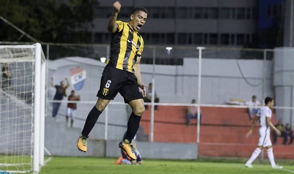 Guaraní golea y se adueña de la punta