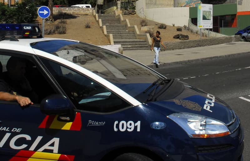 Hombre es detenido por dejar morir de hambre a su abuela